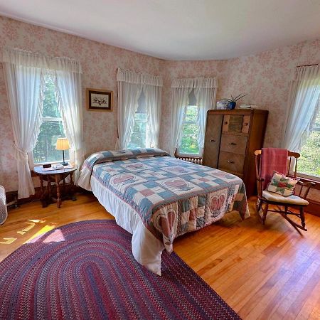 Private 2 Bedrooms And 1 Bathroom In Grand Victorian Home In The Heart Of The Whiite Mountains! Great Host Whitefield Zewnętrze zdjęcie