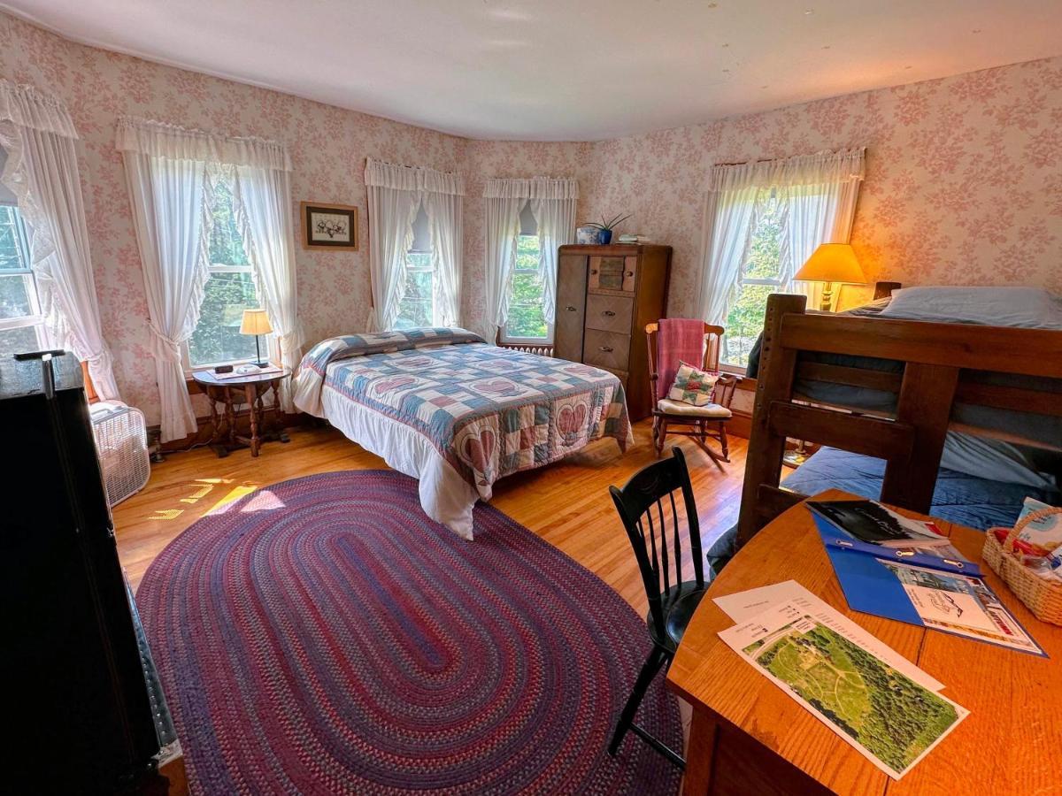 Private 2 Bedrooms And 1 Bathroom In Grand Victorian Home In The Heart Of The Whiite Mountains! Great Host Whitefield Zewnętrze zdjęcie